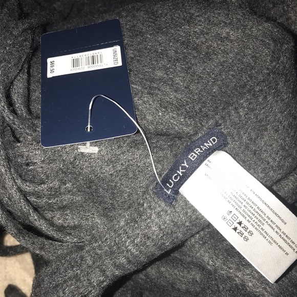 Lucky 🍀 brand grey super soft warm scarf 🧣 New - Picture 8 of 10